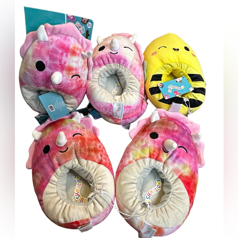 Squishmallow house Shoes or‎ slippers Pink Dino, A Bee